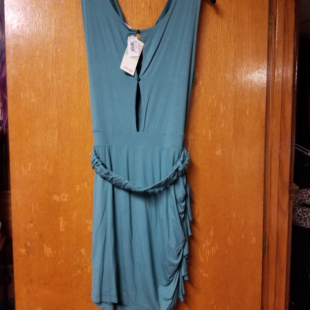 Dress - Picture 2 of 2